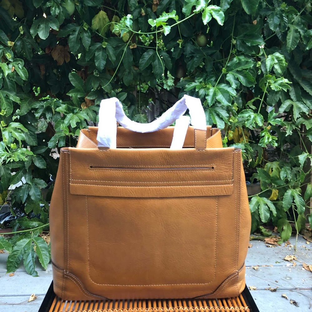 NEW Frye leather Carryall tote